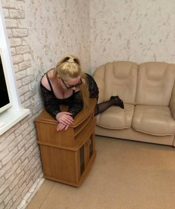 У меня длинные ножки, нежная кожа и огненные глаза, которые давно мечтают о тебе. Мои услуги включают классический секс, оральные ласки и многое другое. Со мной ты узнаешь, что такое истинное наслаждение. Я могу исполнить все твои заветные желания, заставляя тебя погружаться в мир страсти и похоти. Мои клиенты всегда возвращаются ко мне снова и снова, они говорят, что я великолепна на фото и еще лучше в реальности. Позвони мне и осуществи свои самые сокровенные фантазии. Жду тебя, чтобы свести капли пота наших страстных тел в одно горячее море удовольствия. 💋🔥😈 666, 42 года