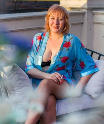 Мои услуги включают незабываемый эскорт и приятное общение. Я готова погрузить тебя в мир страсти и эмоций, исполнить все твои самые сокровенные фантазии. В моих объятьях ты почувствуешь настоящий релакс и насладишься интимными утехами. У меня есть отличные отзывы от моих довольных клиентов, которые подтверждают мою профессиональность и мастерство. Посмотри мои фото и убедись в этом сам! Обещаю, что ты не пожалеешь о проведенном времени со мной. Жду звонка от тебя, чтобы наша встреча стала незабываемой. 💋🔥 15500, 45 лет